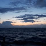 Morgendämmerung auf See